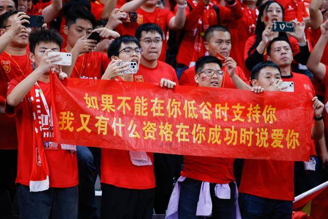 更衣室装摄像头直播？曼联正在寻求新的流量密码