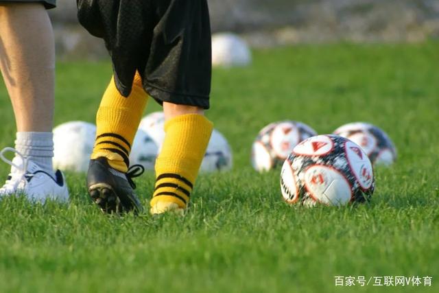 王哲林35+16上海胜同曦 贺希宁31分深圳胜北控